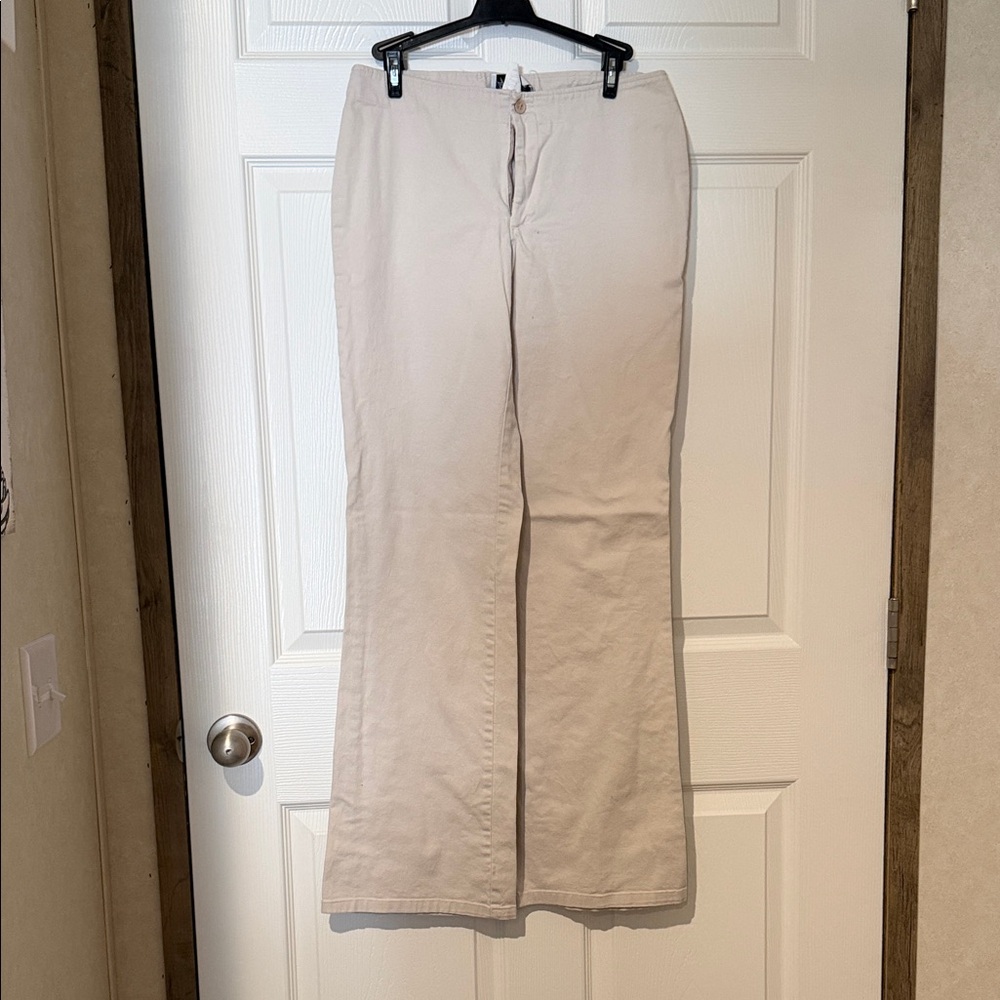 Long Elegant Legs Cream Flare Jeans